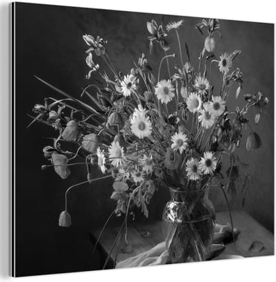 Aluminium schilderij 80x60 cm - Wanddecoratie metaal - Boeket - Bloemen - Olieverf - Stilleven - Zwart - Wit - Metalen muurdecoratie woonkamer - Decoratie industrieel - Foto op dibond - Industriële accessoires slaapkamer