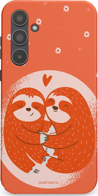 Casetastic Hoesje Geschikt voor Samsung A55 - Stijlvolle Beschermende Duo-layer Case - Oranje Pastel Roze Liefdes Koppel Luiaard