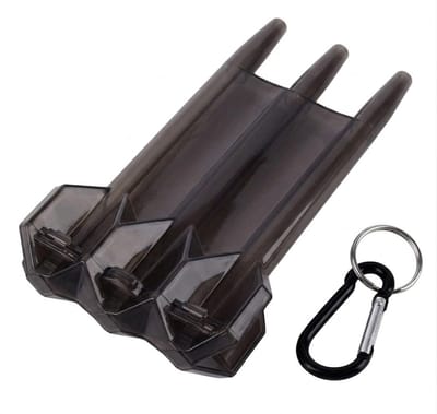 Draagbare dart case met karabijnhaak – compacte dart opbergdoos voor darts en accessoires – stevige kunststof dart etui met vergrendelbare sluiting voor bescherming – dart accessoires voor heren en dames