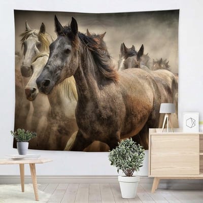 Palomino Paard Wandtapijt met Lang Blond Haar en Staart - Krachtig Wild Dier Thema voor Slaapkamer, Woonkamer en Studentenhuis