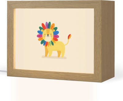 Nachtlampje 20x15 cm - Kinder lampje - Leeuw - Kleurrijke manen - Beige - Tafellamp kinderkamer - Slaapkamer lamp - Bedlamp kinderen - Kinderlampje stopcontact - Wandlamp babykamer - Nachtlampjes