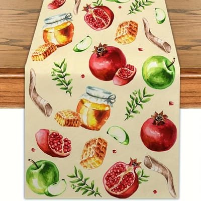 Fabriquée en polyester de première qualité, cette nappe présente un tissage jacquard fin, des broderies florales et des découpes ajourées.. Il est résistant à la chaleur et à la poussière. 150x33cm
