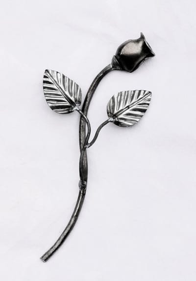 Smeedijzeren Sierroos - Decoratieve Bloem - Hek Versieren - Handgemaakt Staal - 23cm Gebogen - Natuurlijk Blank