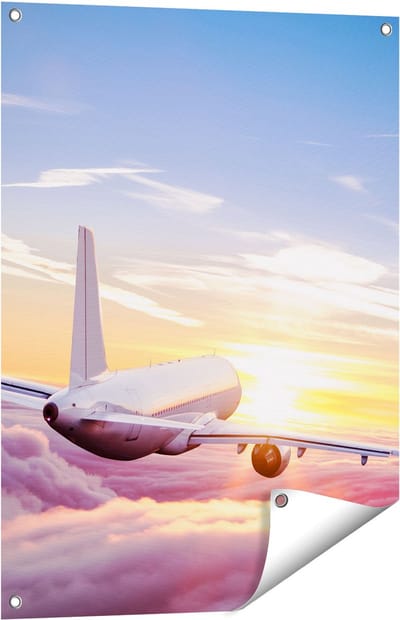 Gards Tuinposter Vliegtuig in de Wolken bij Zonsondergang - 60x80 cm - Tuindoek - Tuindecoratie - Wanddecoratie buiten - Tuinschilderij