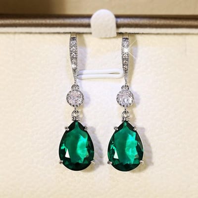 Huitan Stijlvolle Vrouwelijke Verlovingsfeest Chique Oorbellen met Helder Zirkonia Hanger Prachtige Accessoires voor Jubileumceremonie gray