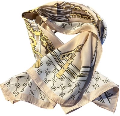 Michelle Fashion - Damessjaal - Beige - 70 x 70 cm - korte halssjaal - kettingmotief met tekst Fashion - Polyester