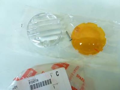 originele richtingaanwijzerkap voor aprilia 125 scarabeo scooter 1999 tot 2006 ap8124774 / ap8127131 nieuw