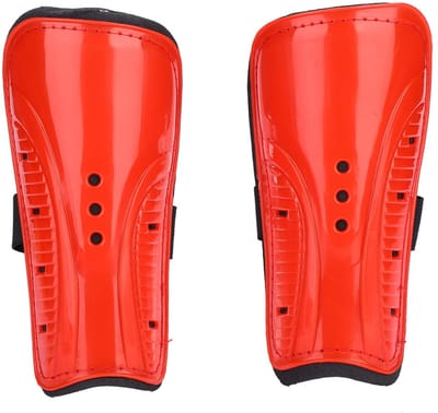 Dailygoods- Voetbalscheenbeschermers - Lichtgewicht - Gewatteerd - Ergonomisch - Bescherming tegen stoten - Comfortabele pasvorm - Voor volwassenen en jeugd - Beenbeschermers