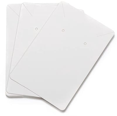 Dailygoods- Oorbel Kaarten 100 Stuks - Kraftpapier - OPP Zakken - Blanco Tags - 2 Sleuven - Duurzaam Materiaal - Sieradenkaart