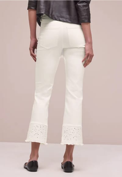Jeans met flared pijpen en decoratieve zoom