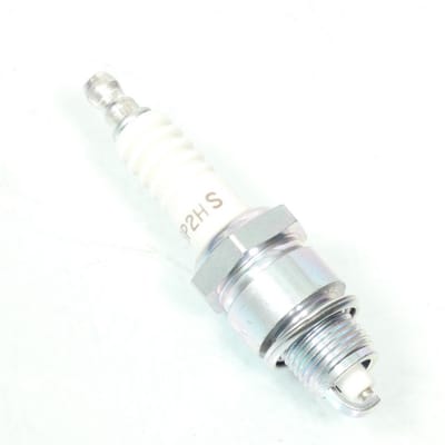 Bougie d'allumage NGK pour Auto BP2HS / 7926 Neuf