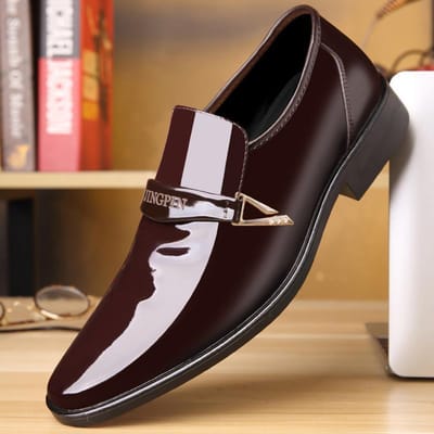 Nieuwe Heren Leren Schoenen Koreaanse Stijl Casual Enkele Schoenen Glanzend Lakleer Zachte Zool Comfortabele Zakelijke Herenschoenen Heren Leren Schoenen 43