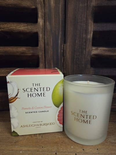 Ashleigh & Burwood Pomelo & Cotton Flower - geurkaars - 40 branduren - 1 stuk