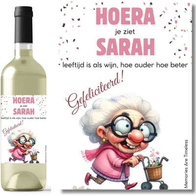 Wijnetiket 50 Jaar – Hoera Je Ziet Sarah – Grappig Cadeau voor 50e Verjaardag