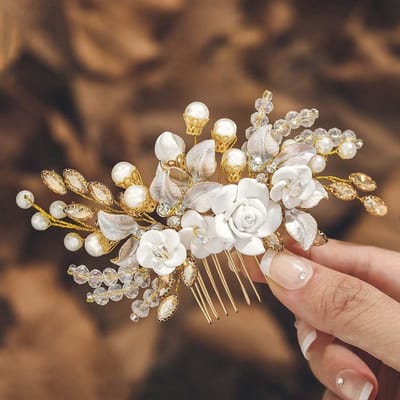 Bloemige Bruids Haaraccessoires met Goud, Kristallen en Parels - Elegante Kammen voor Huwelijk en Feestelijke Gelegenheden