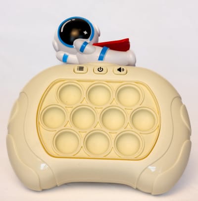 DMG Supply Pop It Game - Astronaut Wit - Pop It - Pop Or Flop - Fidget Toy - Educatief Speelgoed
