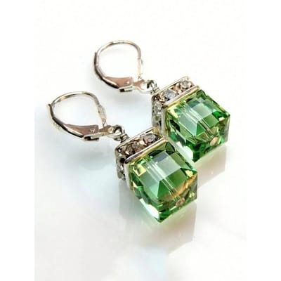 1 paire de boucles d'oreilles pendantes en cristal de forme carrée à la mode, parfaites pour les fêtes de mariage, les festivals A beige