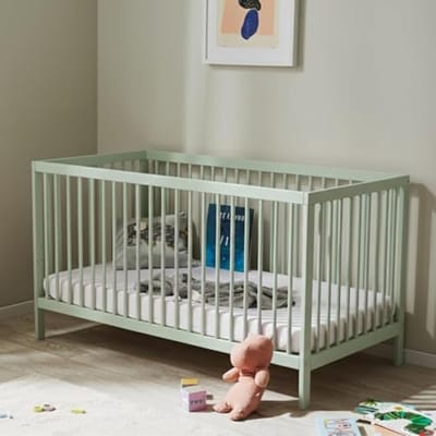 Babybed met Matras 60x120 & 70x140 cm - Hoogte Verstelbaar en Afneembare Hordes - Sterk Beukenhout - Stabiliteit Geoptimaliseerd