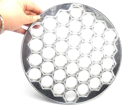 Famanu – Metalen pelmeni en dumplingvorm met 37 gaten voor zelf ravioli maken