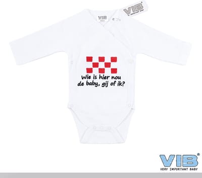 VIB® - Rompertje (overslag) Luxe Katoen - Wie is hier nou de Baby, Gij of Ik (Wit) - Babykleertjes - romper - rompertjes - rompertjes met tekst - baby cadeau - baby aankondiging - overslagromper