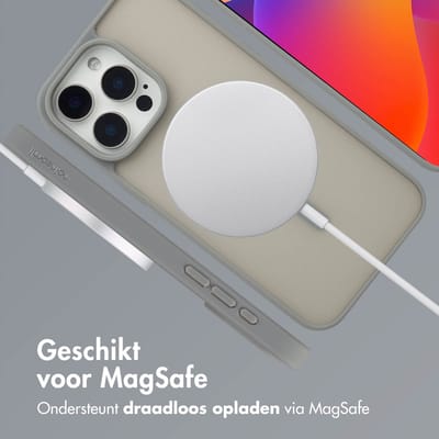 imoshion Hoesje - Geschikt voor iPhone 15 Pro Max - Color Guard Backcover geschikt voor MagSafe - Grijs