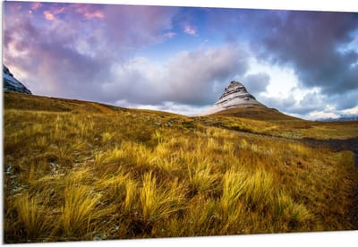 Acrylglas - Kirkjuffel Berg in IJsland - 150x100 cm Foto op Acrylglas (Wanddecoratie op Acrylaat)
