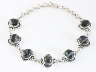 Bewerkte zilveren armband met Botswana agaat
