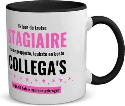 Akyol - ik ben de trotste stagiaire van de grappigste, leukste en beste collega's, en ja dit heb ik van hun gekregen koffiemok - theemok zwart - Stagiair - de trotste stagiaire - collega's - werknemers - verjaardag - cadeau - 350 ML inhoud