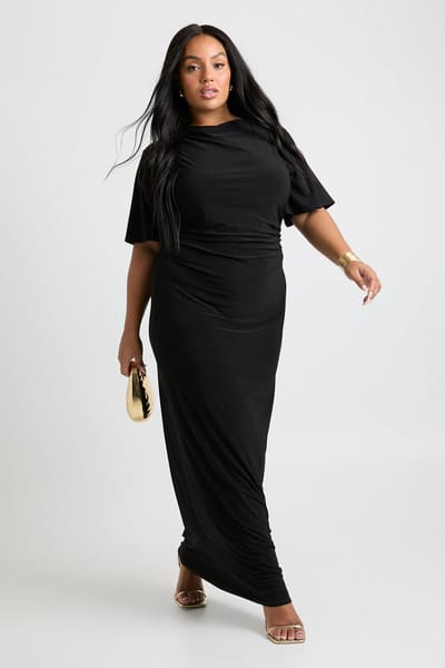 boohoo Dames Plus Angel Mouw Geraffelde Zijkolom Maxi Jurk | Black | Maat: 16