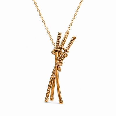 Enluxe Anime Straw Hat Zoro Drie Zwaarden Goude Ketting – Premium Metalen Accessoire Geïnspireerd door One Piece