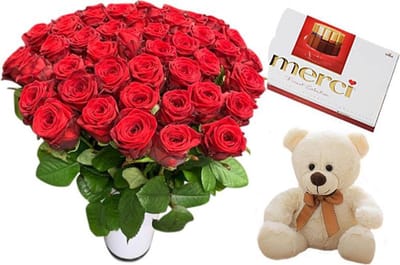 40 rode rozen + Knuffelbeer + Merci (400 gram)