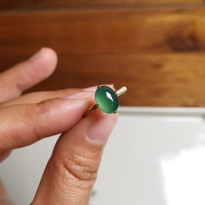 Originele natuurlijke Hetian chalcedoon groene ovale ringen voor dames hoge kwaliteit nieuw eenvoudig klassiek feest diner sieraden resizable brown