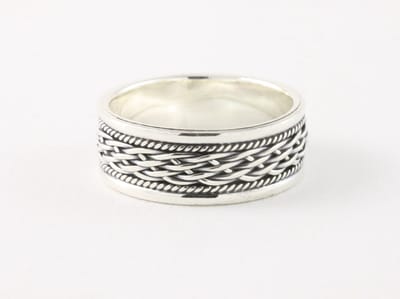Zilveren ring met kabelpatronen - maat 16
