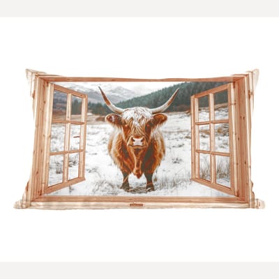 Sierkussens - Kussentjes Woonkamer - 60x40 cm - Schotse Hooglander - Landschap - Landelijk - Bergen - Winter - Doorkijk