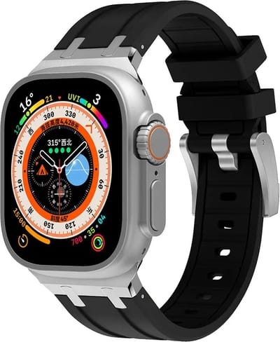 Strap-it luxe liquid siliconen bandje geschikt voor de Apple Watch 1/2/3/4/5/6/8/9/10/11/SE(2-3)/Ultra(2-3) in de maat: 44mm / 45mm / 46mm / 49mm - luxe rubberen iWatch sport bandje met titanium aansluiting (zwart met zilver)