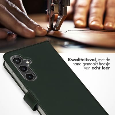 Selencia Hoesje - Geschikt voor Samsung Galaxy S23 FE - Echt Lederen Bookcase - Groen
