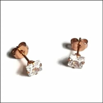 Aramat Jewels | Oorbellen | Oorbellen – RVS Roségoudkleur met Vierkante Zirkonia (5mm) | | | |5mm | Staal | Kinderen, Volwassenen | Verkleurd niet
