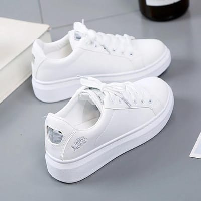 Dames Casual Schoenen Nieuwe Dames Witte Sneakers Ademend Bloem Vetersluiting Dames Sneakers Mode Geborduurde Gevulkaniseerde Schoenen 35 white