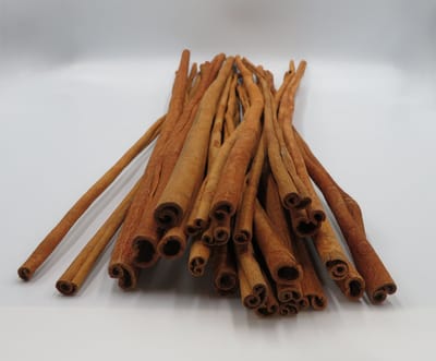 1Kg Kaneel stok A/AA 60 CM - kaneel - cinnamon - decoratie - geur - stok - kerst - decoratie - bloemstuk accessoires
