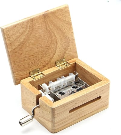 Houten Muziekdoos - Muziek Sport Box - Decoratieve Woonaccessoires - Natuurlijk Hout Gevoel - 7 x 6.3 x 5cm - Houtkleur