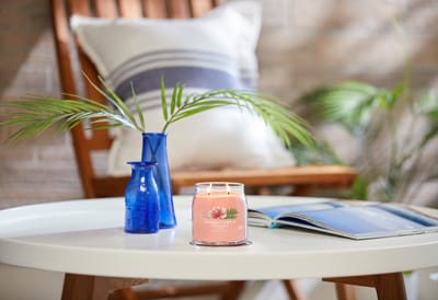 Yankee Candle - Tropical Breeze Medium Geurkaars - 50 branduren - 2 lonten