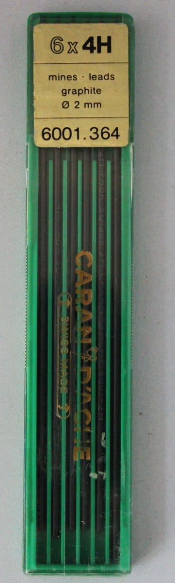 Potloodstift - Grafiet - Caran D'Ache - Stift - Potlood - Vulpotlood - Refill - 6 stuks - Diameter Lijndikte 2mm - Harheid 4H - Lengte 115mm - 601.364 - Mines - Leads - Geschikt voor Caran d'Ache Fixpencil - Kleur Shadow Mica - Gemaakt in Zwitserland