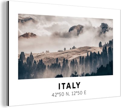 Wanddecoratie Metaal - Aluminium Schilderij Industrieel - Italië - Dolomieten - Zomer - Mist - 180x120 cm - Dibond - Foto op aluminium - Industriële muurdecoratie - Voor de woonkamer/slaapkamer