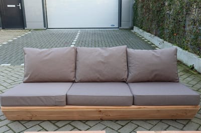 Bankje “Sauna” van Douglas hout 180cm – Taupe kussens – relax bank – Loungebank – Lage zetel - 2 persoons