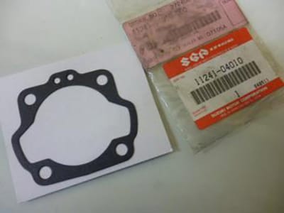 Joint moteur origine pour Quad Suzuki 50 LT-A 2002 à 2005 11241-04010 Neuf