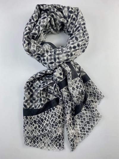 Dames sjaal met motief 50% katoen 50% viscose
