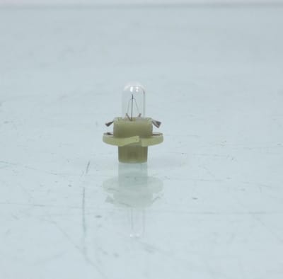 Ampoule avec culot en plastique olive 12V 1.3W BX8.4d Flosser 479103 1/4 tour pour moto scooter quad