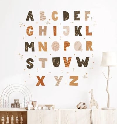 Muursticker - Raamsticker Alfabet in beige / bruin tinten - Muur Sticker / Raam sticker Keuken – Handgeschilderd | Kinderkamer | Jongens – Meisjes – Baby | Decor - Poster | Verwijderbaar – Zelfklevend plakfolie | DH collection