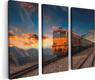 Artaza Canvas Schilderij Drieluik Trein tussen de Bergen in Thailand - 120x80 - Foto Op Canvas - Canvas Print