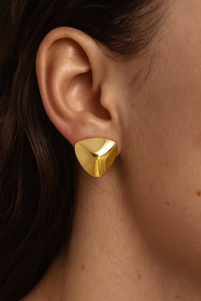 Lundholm Oorknopjes Dames – Premium Stainless Steel Goud Vergulde Oorbellen – Goudkleurige Luxe Studs (3,7 × 2,9 × 1,1 cm) – Astri Serie – Waterproof & Hypoallergeen – Inclusief Luxe Geschenkverpakking